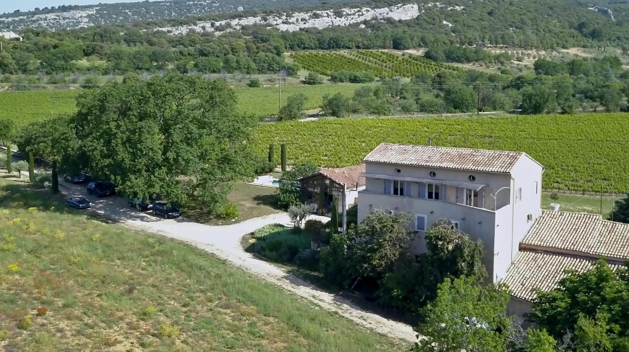 La Fontaine Des Noyers Saint-Saturnin-d'Apt Exterior foto